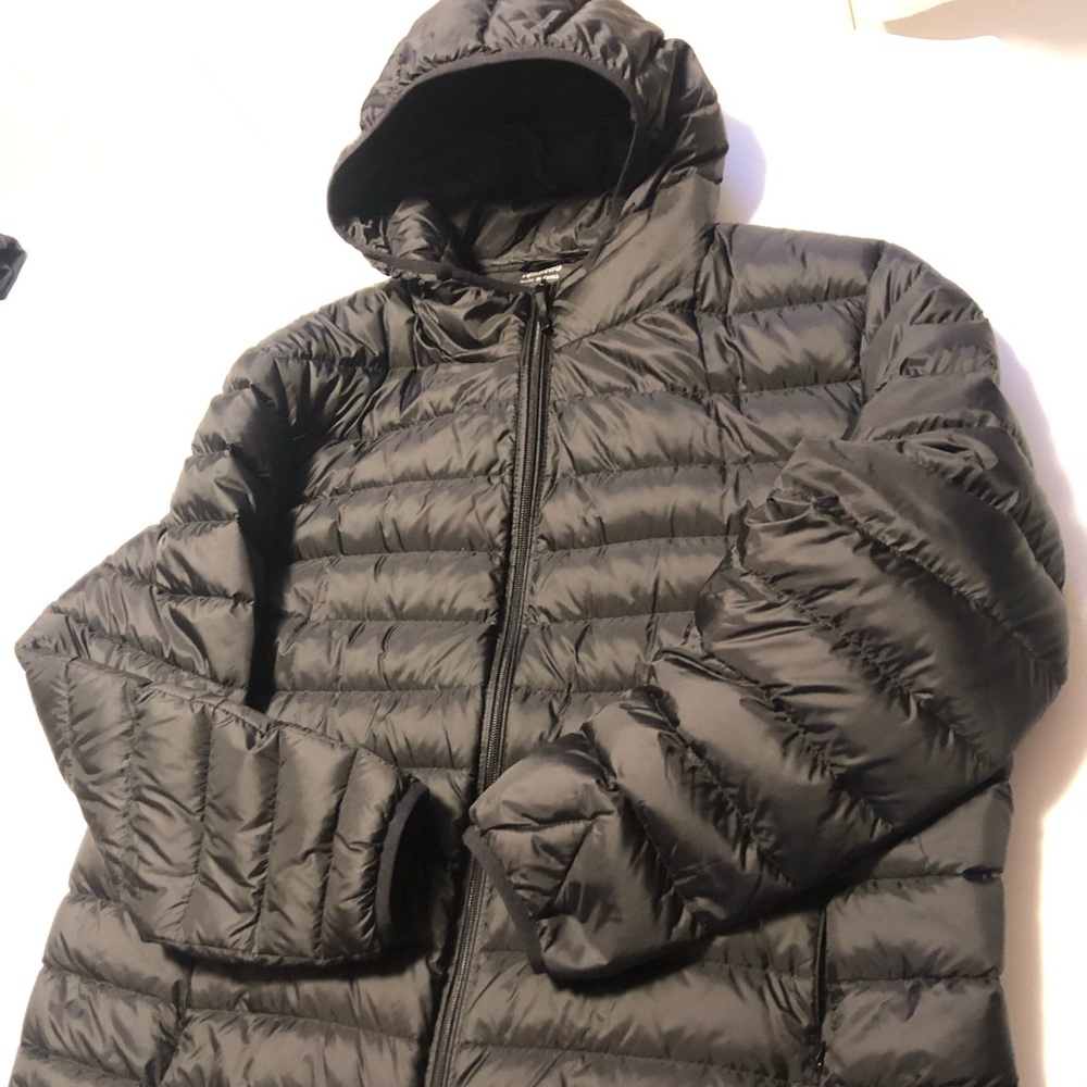 Amazon brand light black puffer